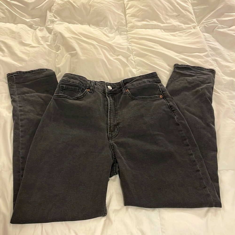 Divide Long black boyfriend jeans.